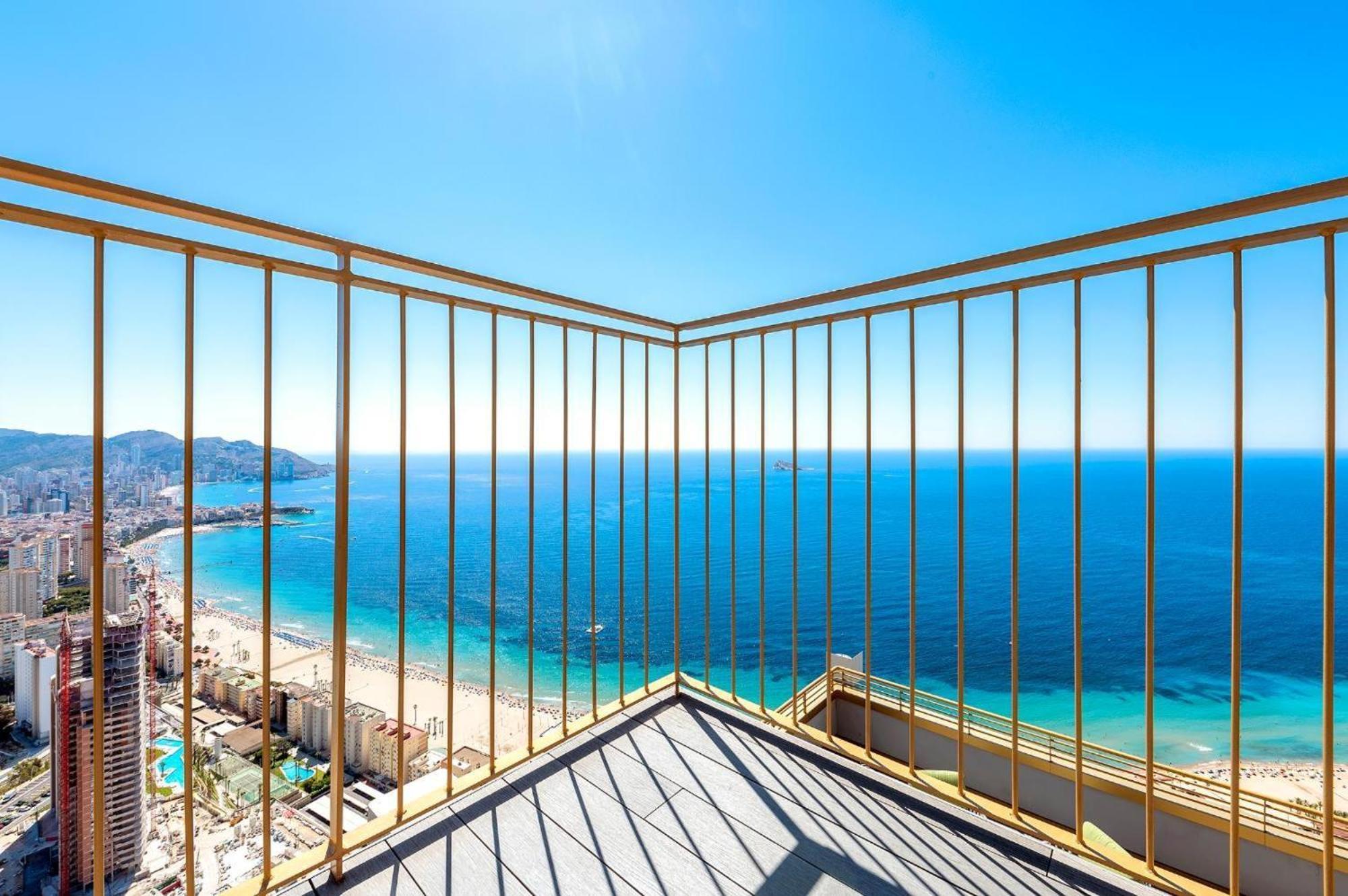 Intempo Sky Apartment 26 Floor Seaview Benidorm Bagian luar foto