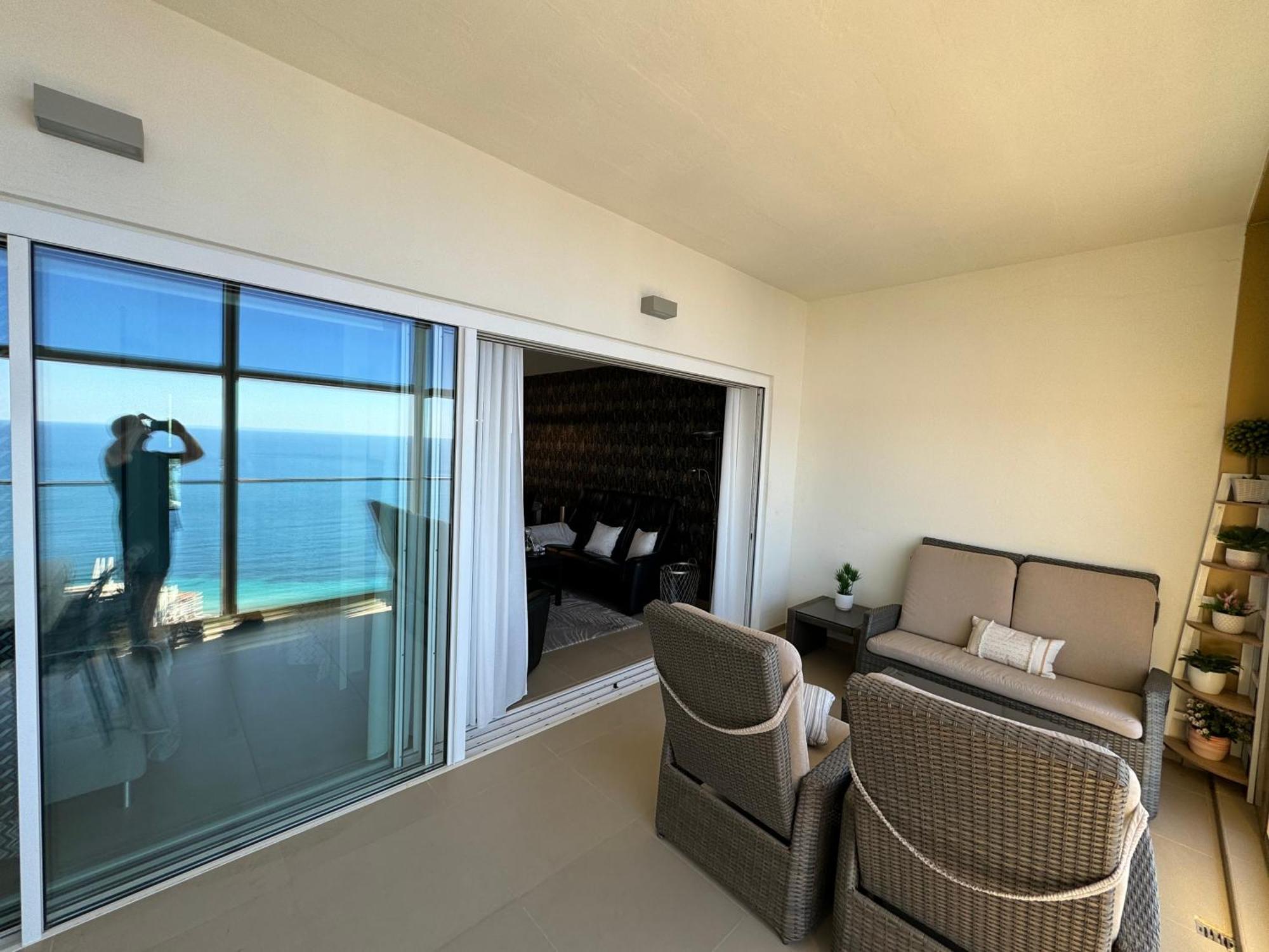 Intempo Sky Apartment 26 Floor Seaview Benidorm Bagian luar foto