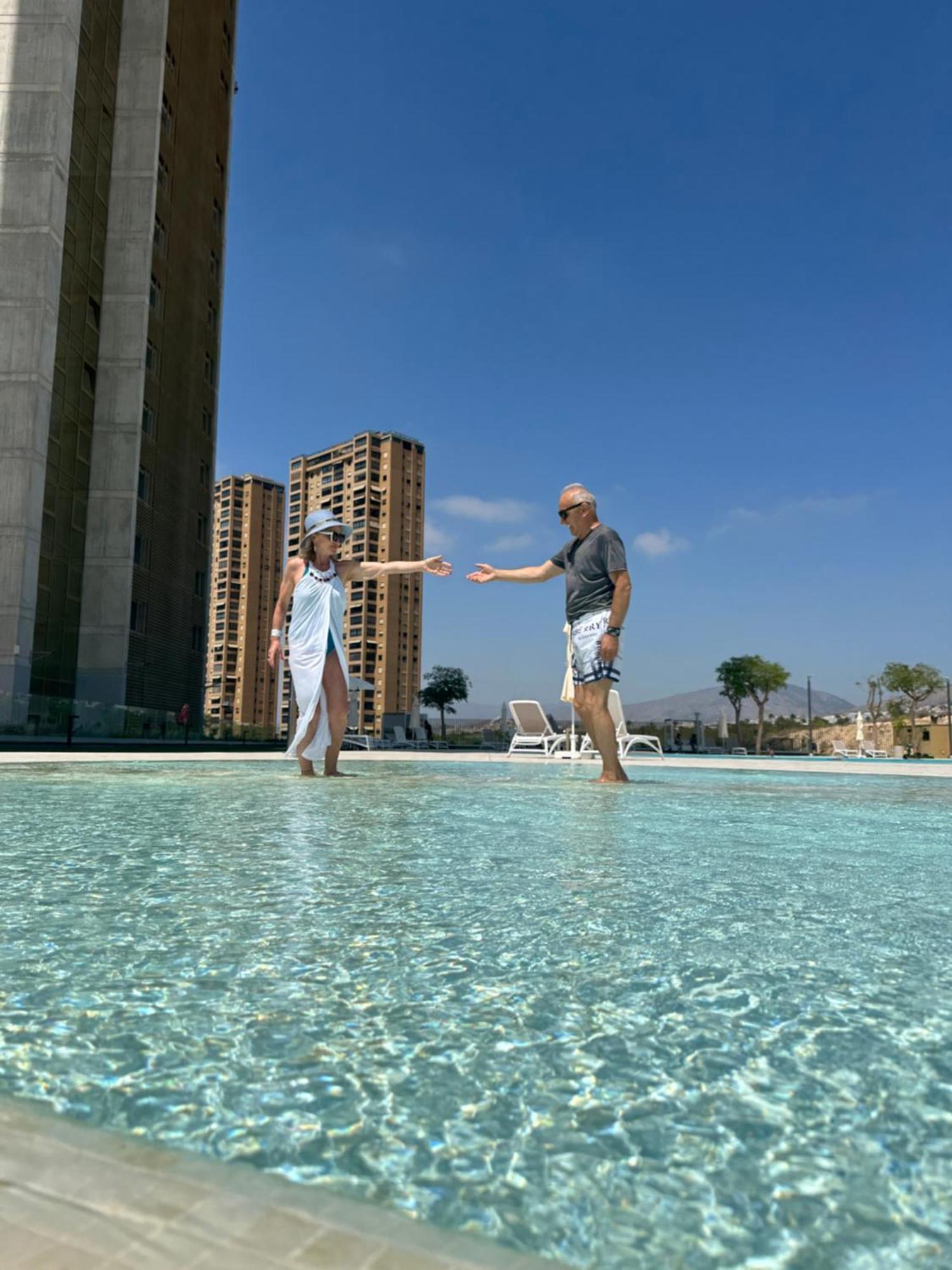 Intempo Sky Apartment 26 Floor Seaview Benidorm Bagian luar foto