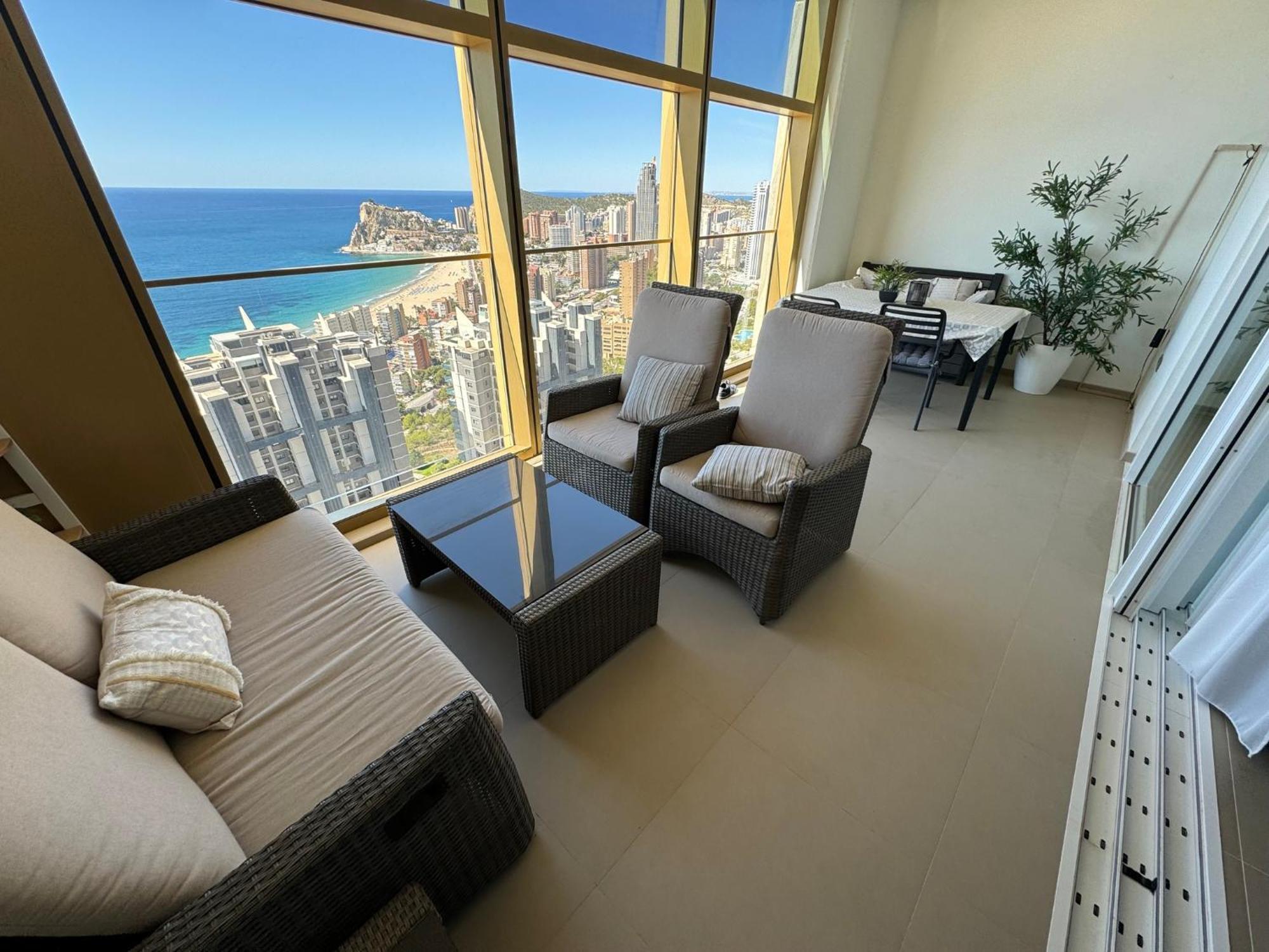 Intempo Sky Apartment 26 Floor Seaview Benidorm Bagian luar foto