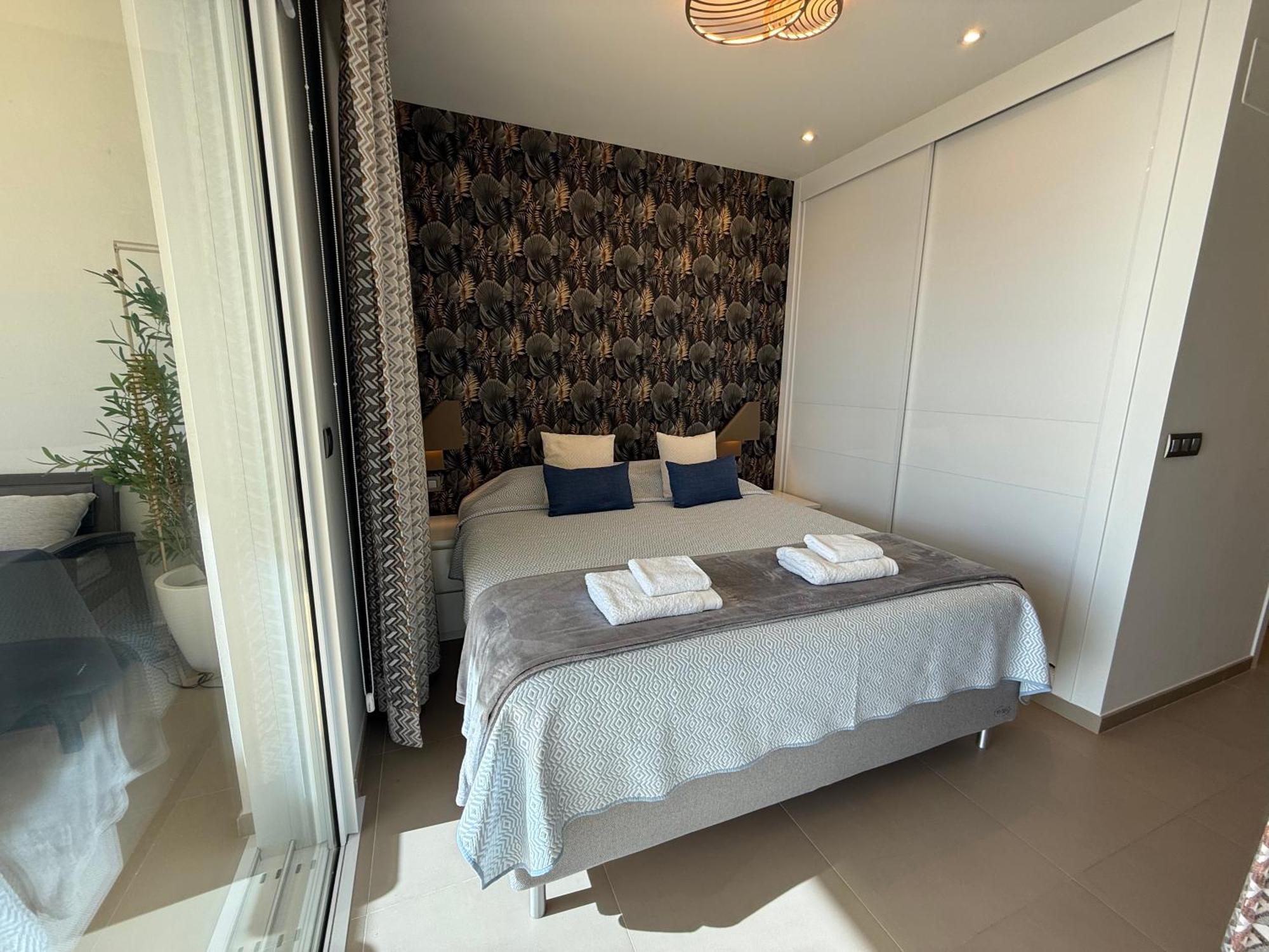 Intempo Sky Apartment 26 Floor Seaview Benidorm Bagian luar foto