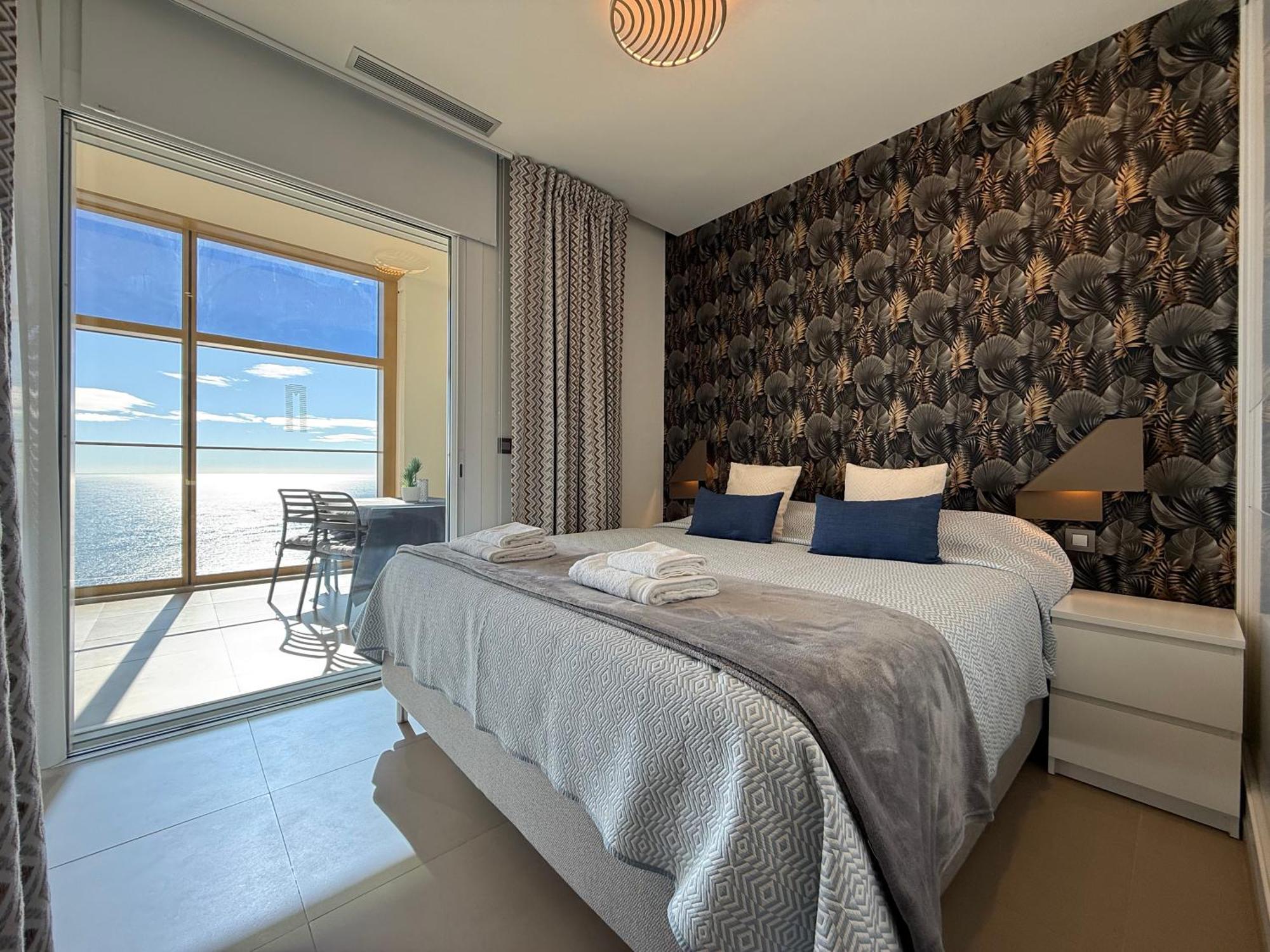 Intempo Sky Apartment 26 Floor Seaview Benidorm Bagian luar foto